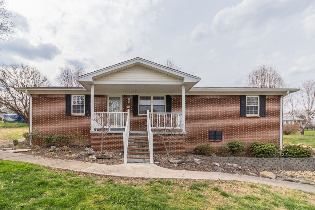 409 Donald Dr, Red Boiling Springs, TN 37150