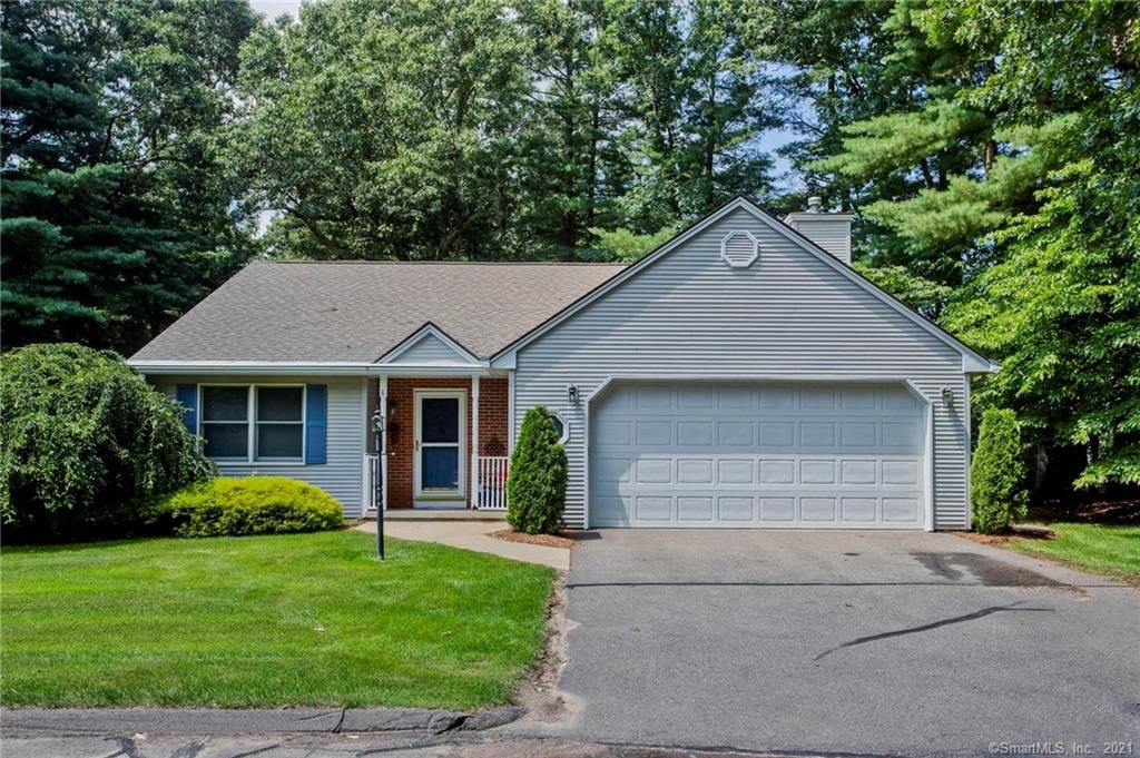 8 Somerset Ln #8, Enfield, CT 06082
