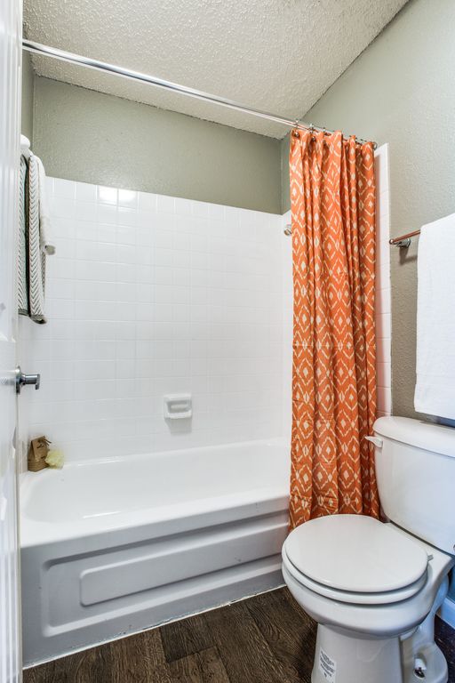 201 S Clark Rd, Cedar Hill, TX 75104