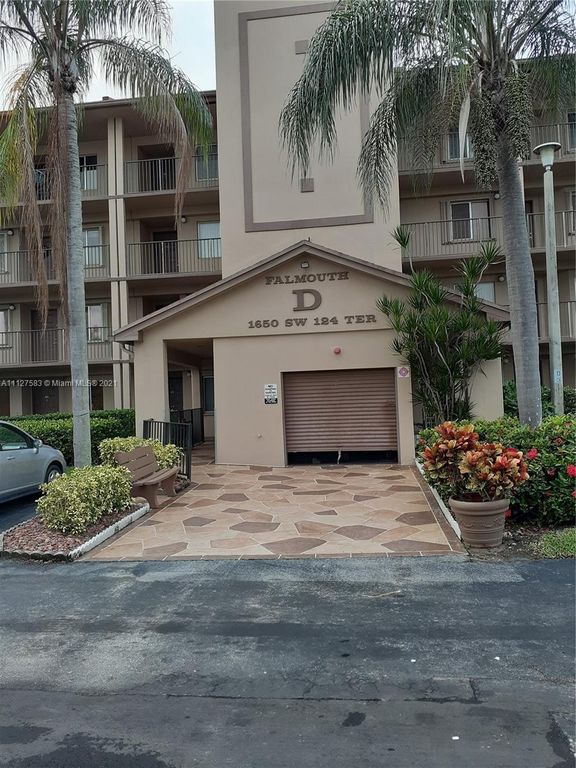 1650 SW 124th Trl #206-D, Pembroke Pines, FL 33027