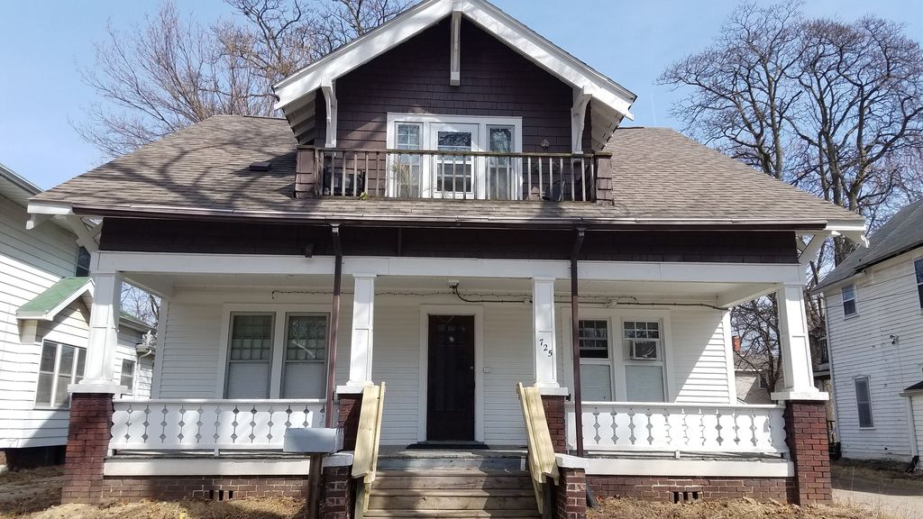 725 Thomson St, Flint, MI 48503