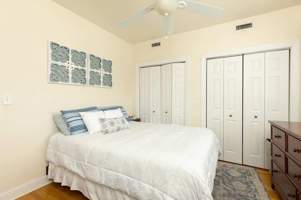 9 P St #1, South Boston, MA 02127