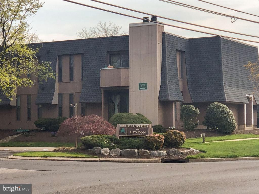 25 S Church Rd #74, Maple Shade, NJ 08052