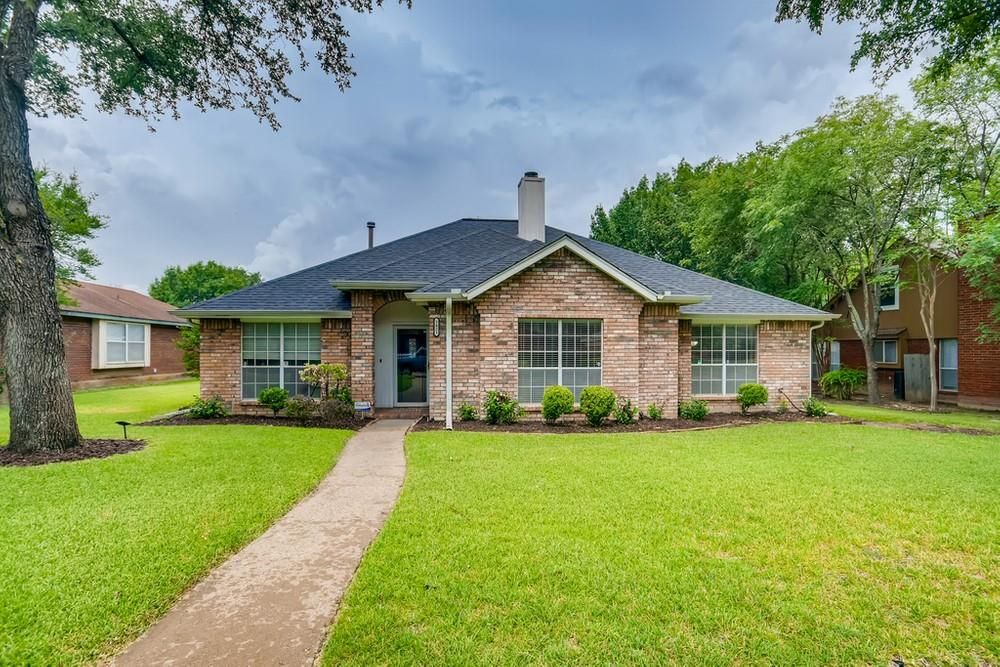 1421 Baker Dr, Cedar Hill, TX 75104