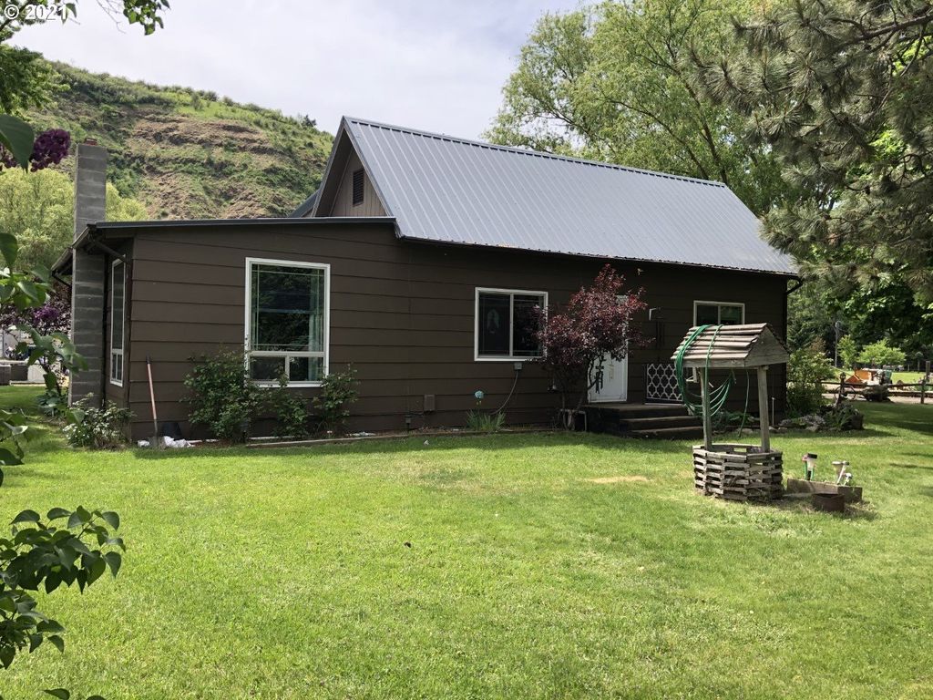 56676 W Seven Ranch Ln, Milton Freewater, OR 97862