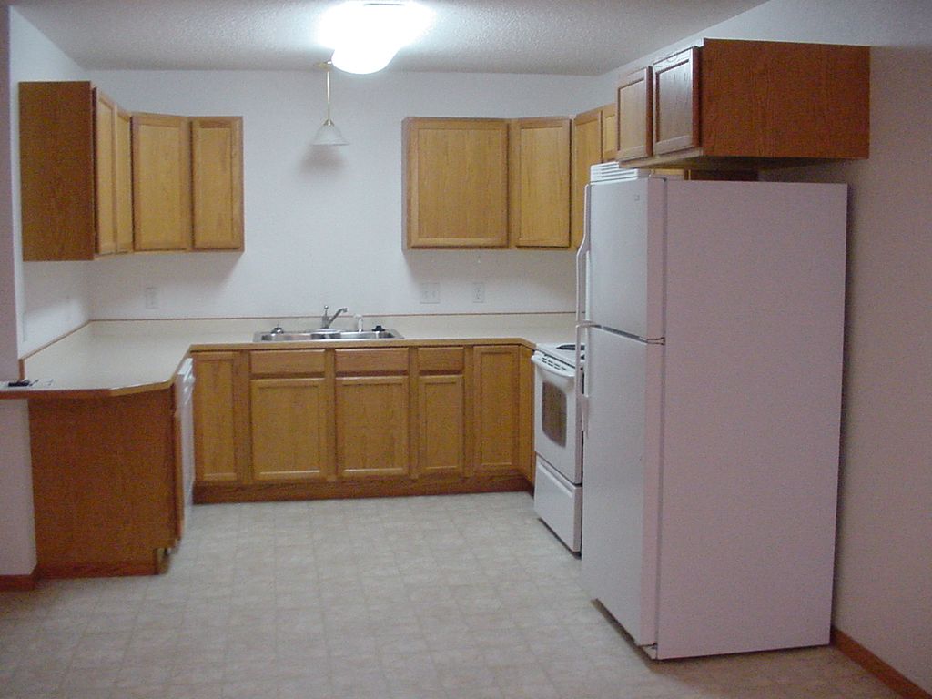 304 S 12th St, Bismarck, ND 58504