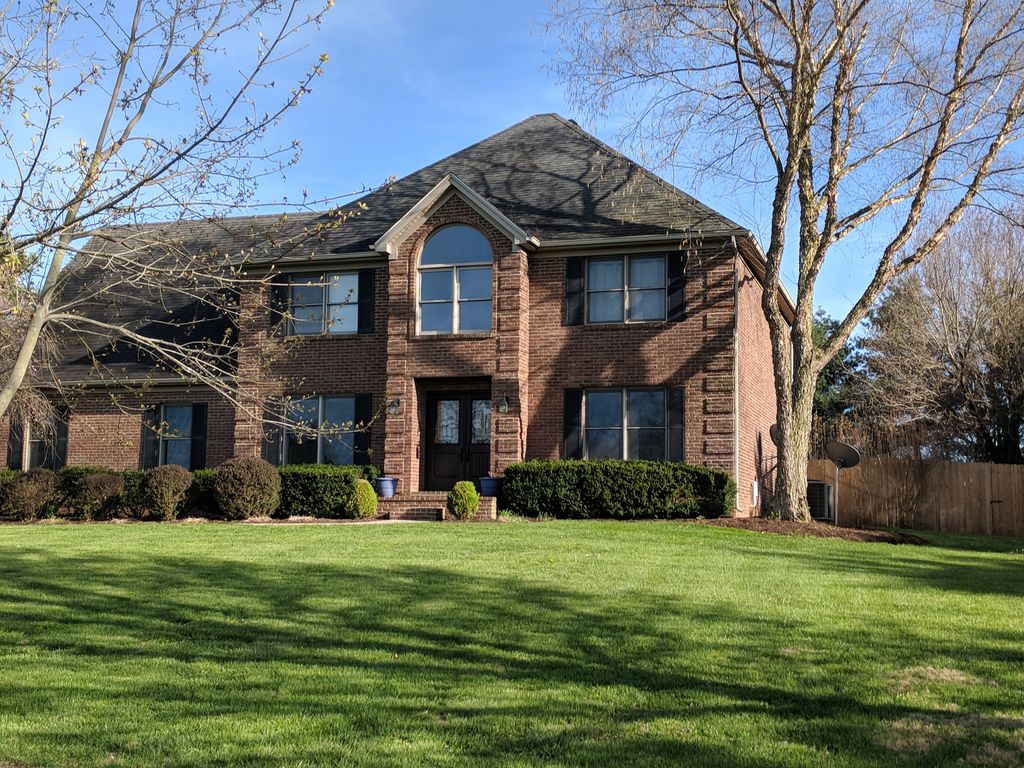 170 Club Ln, Versailles, KY 4 Bed, 4 Bath SingleFamily Home 28