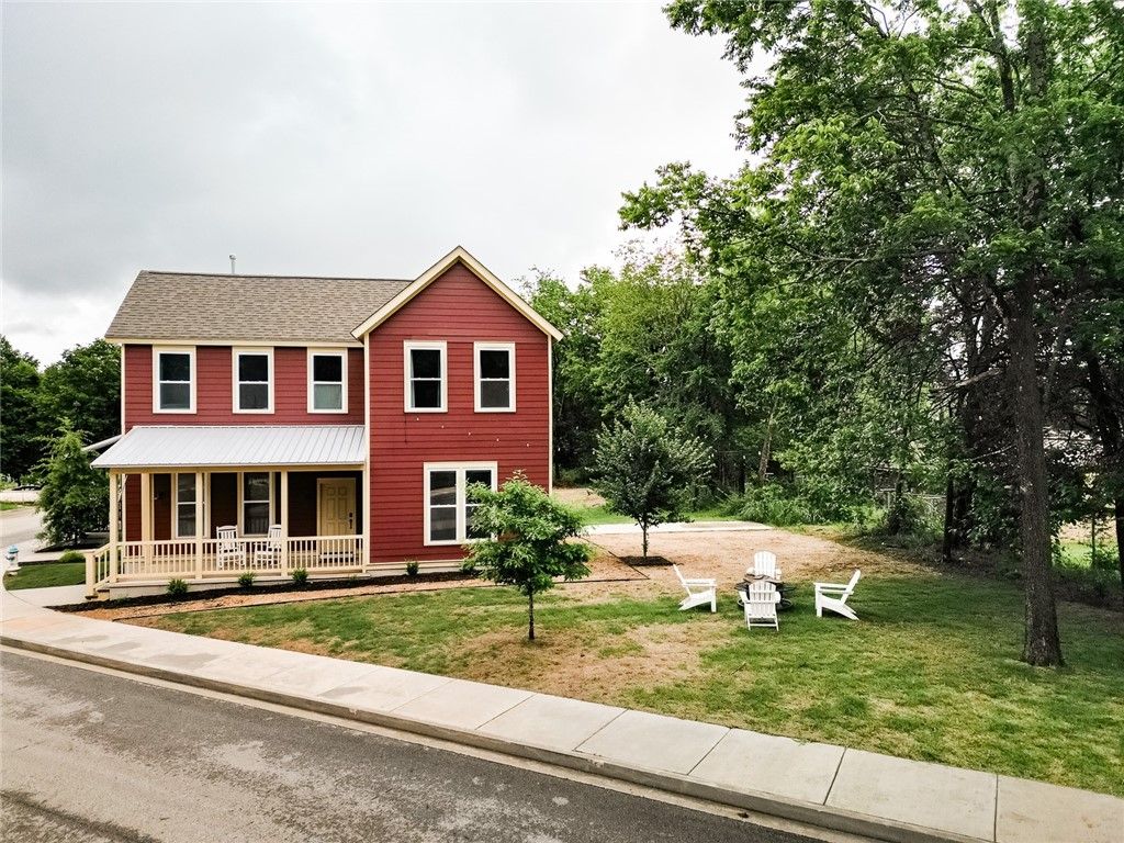 315 E  11th St, Fayetteville, AR 72701