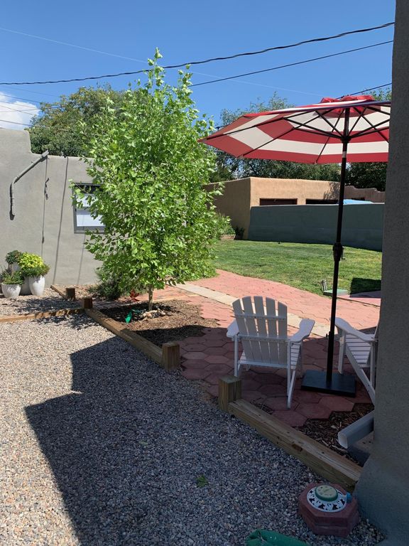 218 Richmond Dr SE #C, Albuquerque, NM 87106