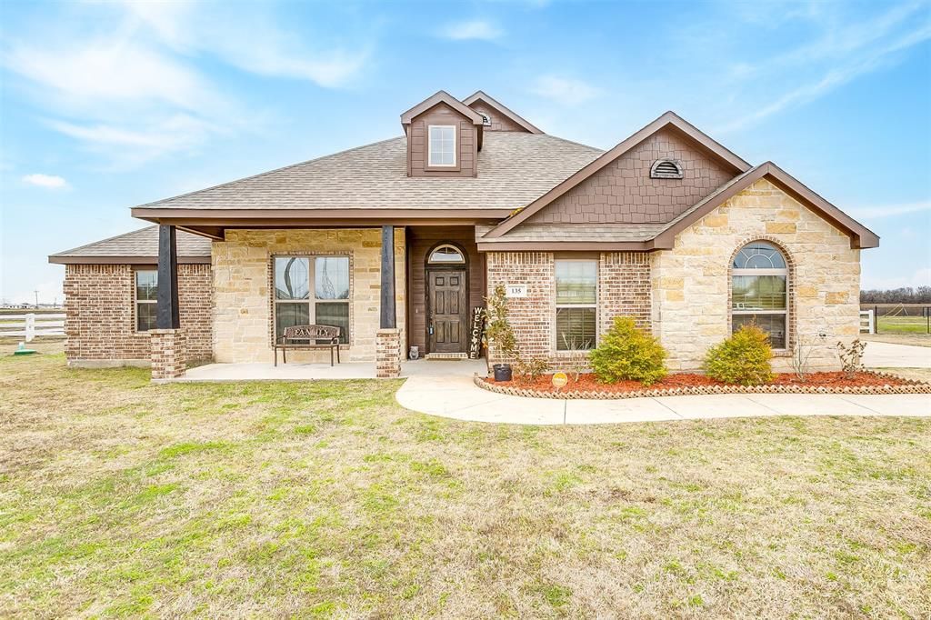 135 John Rockett Ln, Ferris, TX 75152