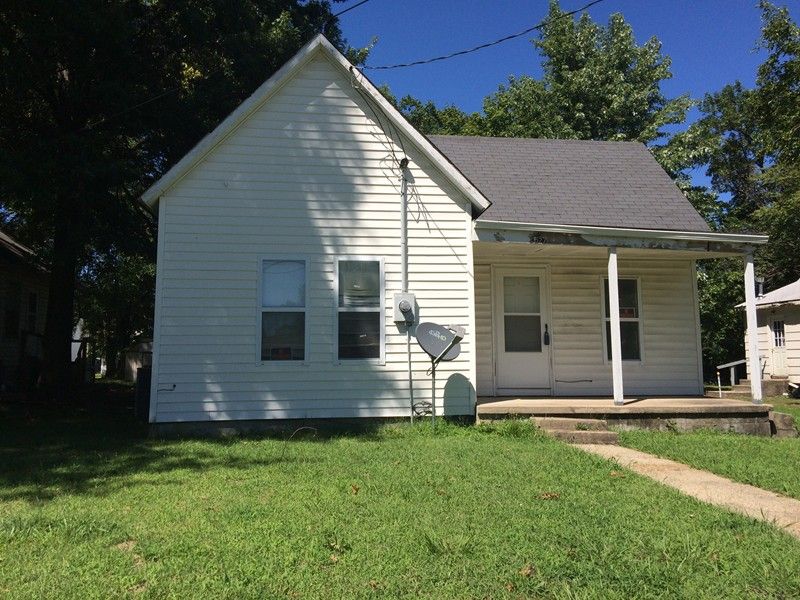 527 E Locust St, Nevada, MO 64772 Trulia