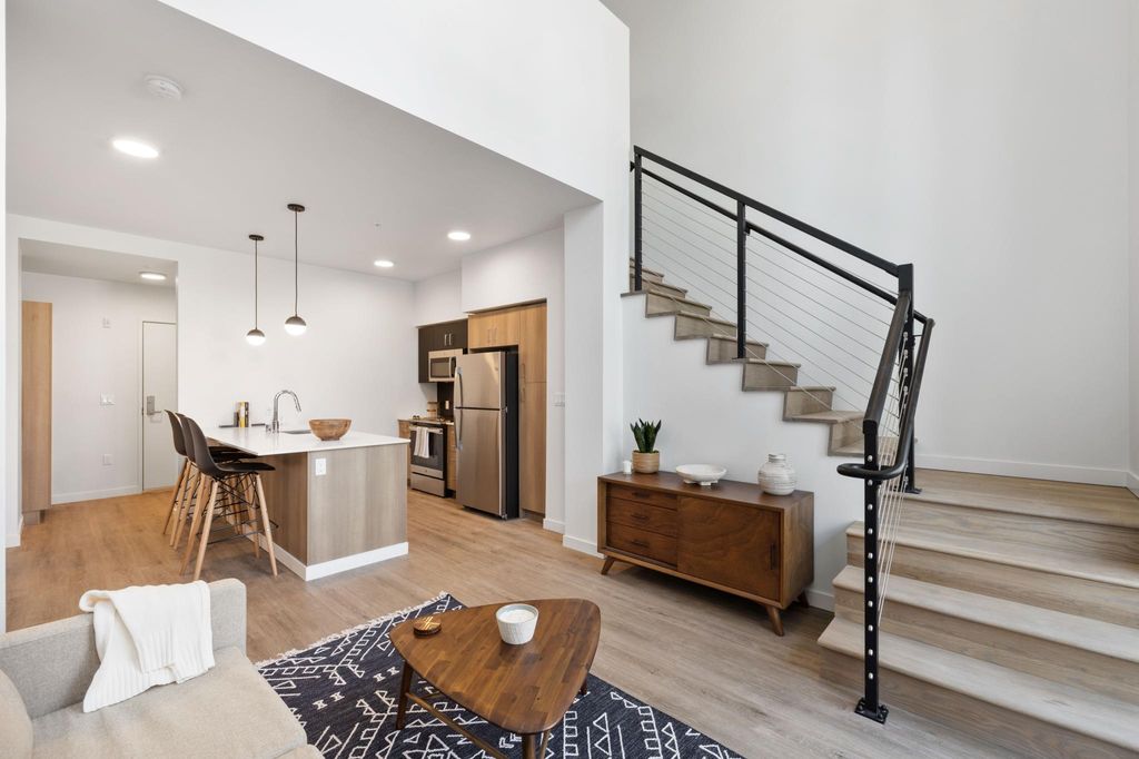 3008 16th Ave W, Seattle, WA 98119