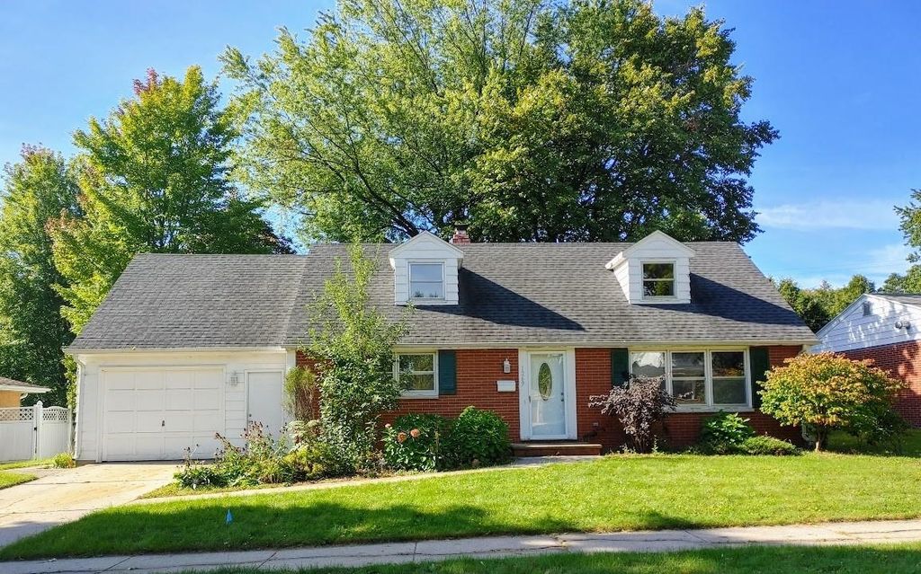 1269 Kellogg St, Green Bay, WI 54303