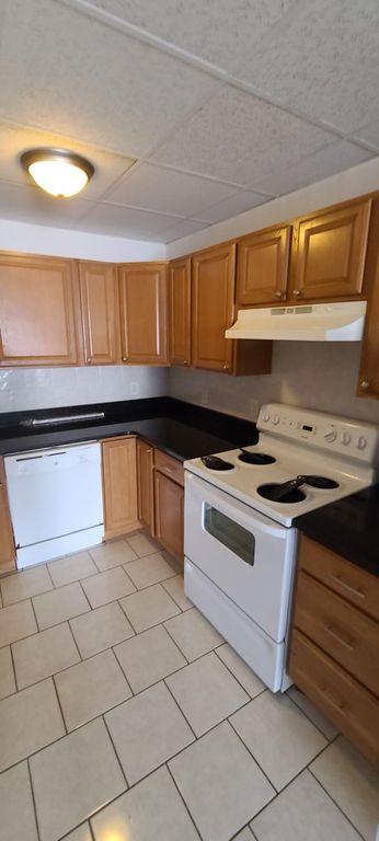 86 Beacon St, Somerville, MA 02143