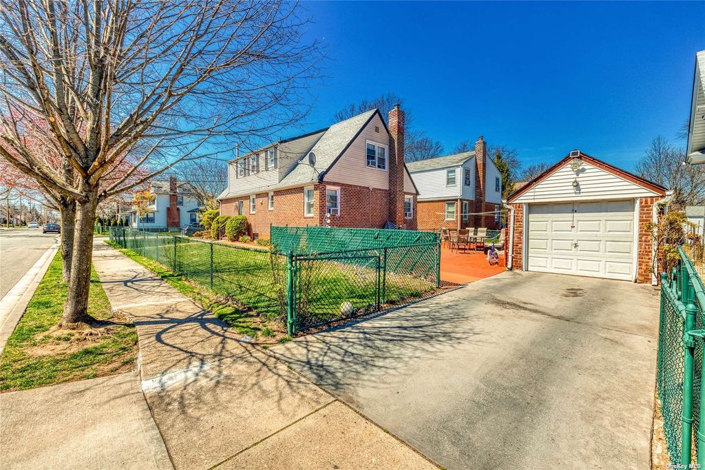 33 Hawthorne Avenue, Floral Park, NY 11001 MLS 3471777 Trulia