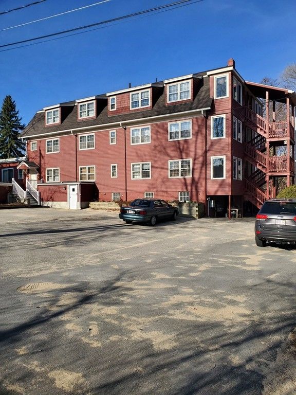 16 Middlesex St 4, North Chelmsford, MA 1 Bed, 2 Bath Condo 16