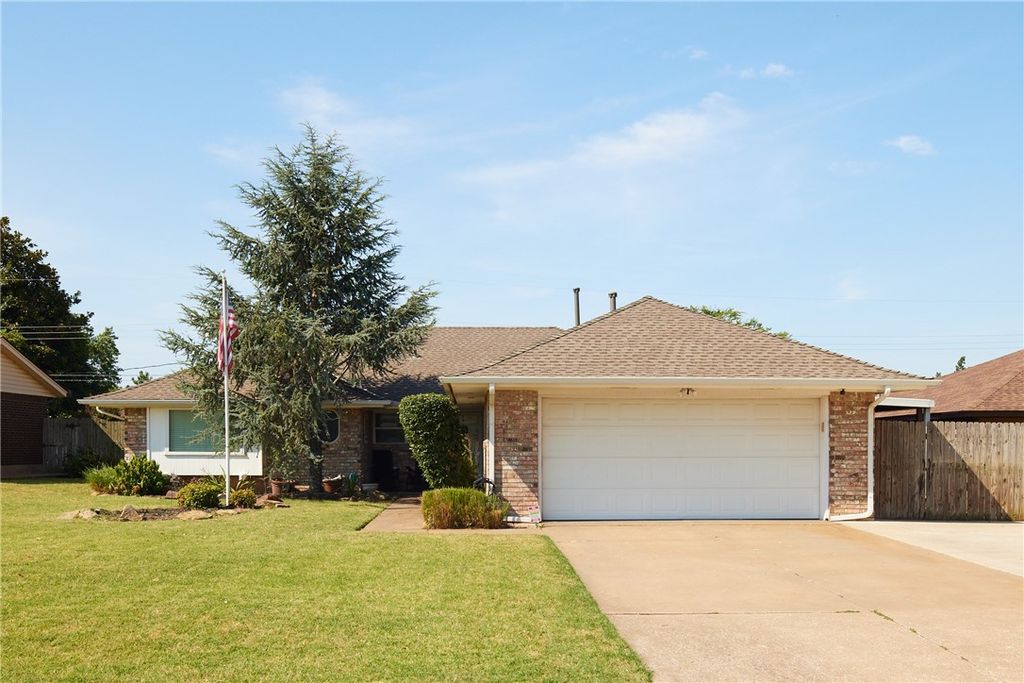 808 Greenwood Dr, Midwest City, OK 73110
