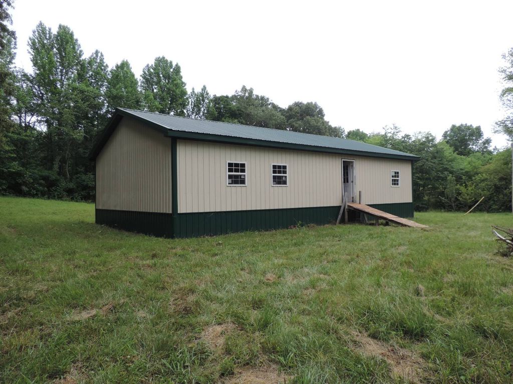 531 Guy St, Powderly, KY 42367