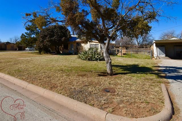 1742 Edgemont Dr, Abilene, TX 79602
