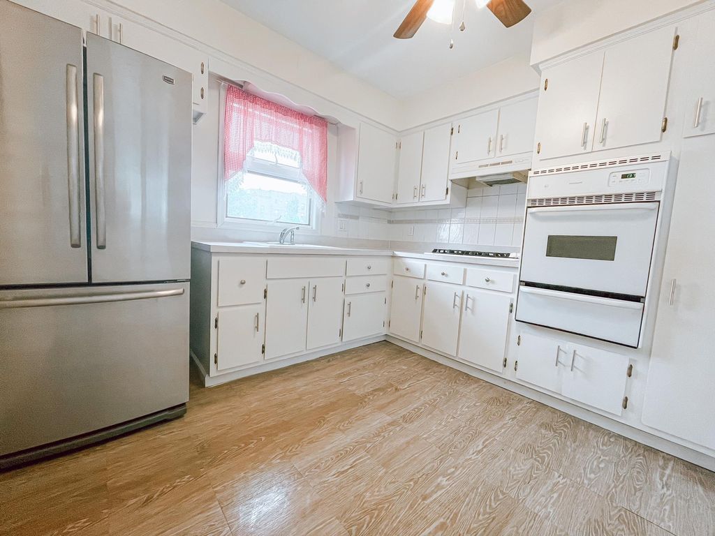 13 Ayres Ct #2, Bayonne, NJ 07002