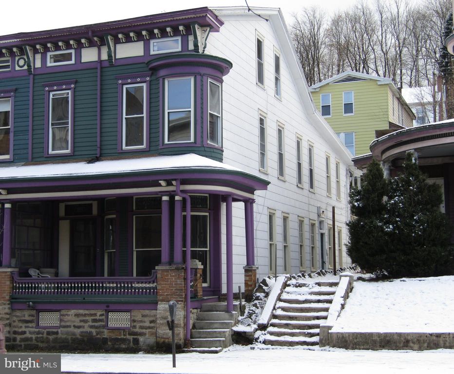 210 W Broad St, Tamaqua, PA Studio, 2 Bath SingleFamily Home 6