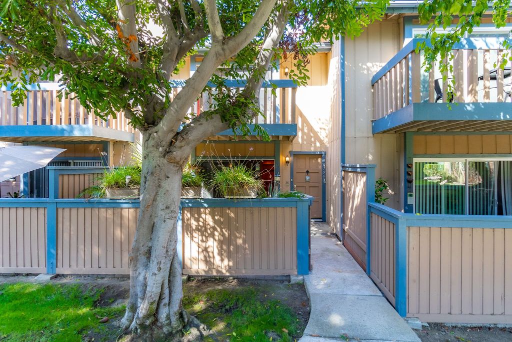 16796 Algonquin St #21, Huntington Beach, CA 92649