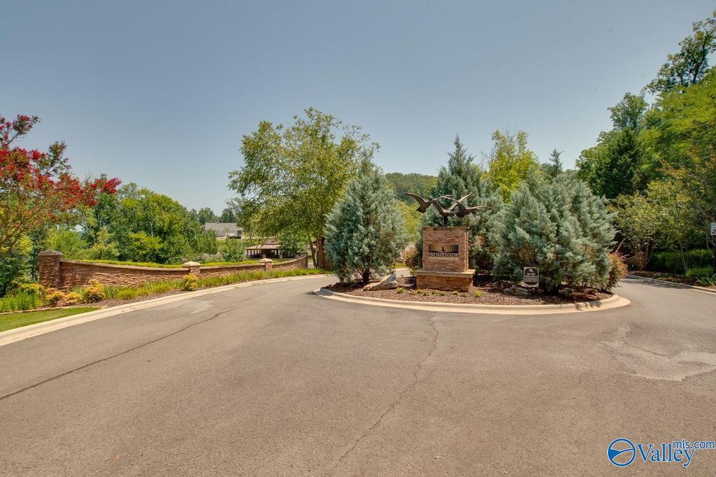 113 & 114 Lookout Mountain Dr, Scottsboro, AL 35769