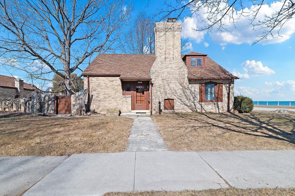 2214 Lakeside BOULEVARD, Manitowoc, WI 54220 Trulia