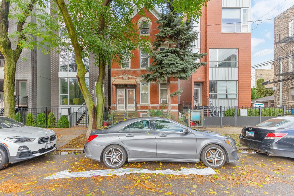 2416 W Iowa St, Chicago, IL 60622