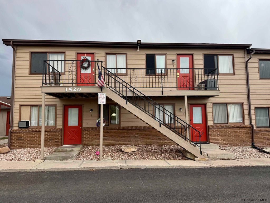 1520 Palmer Dr, Laramie, WY 82070