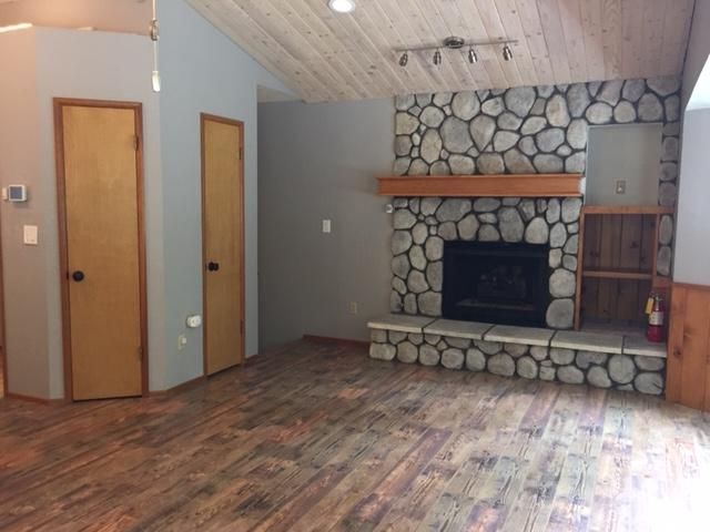 599 Community Dr, Lake Arrowhead, CA 92352