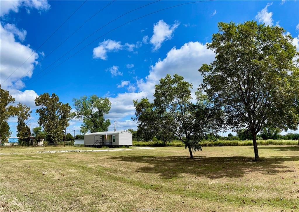 11323 Cedar Loop, Hearne, TX 77859