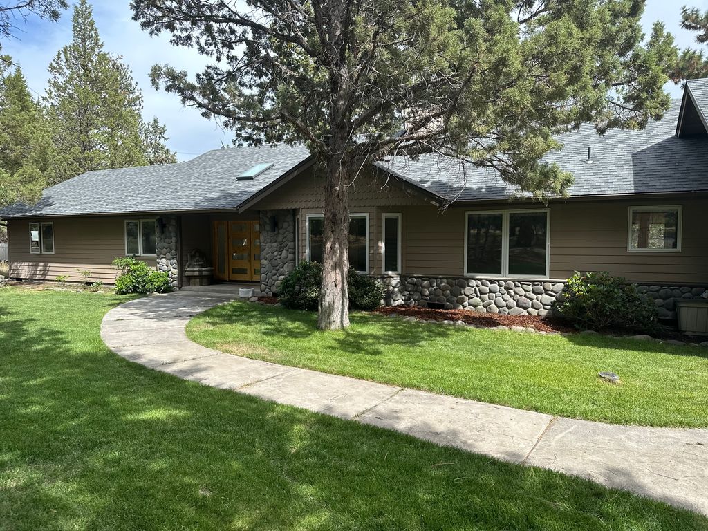 19130 Klippel Rd, Bend, OR 97703