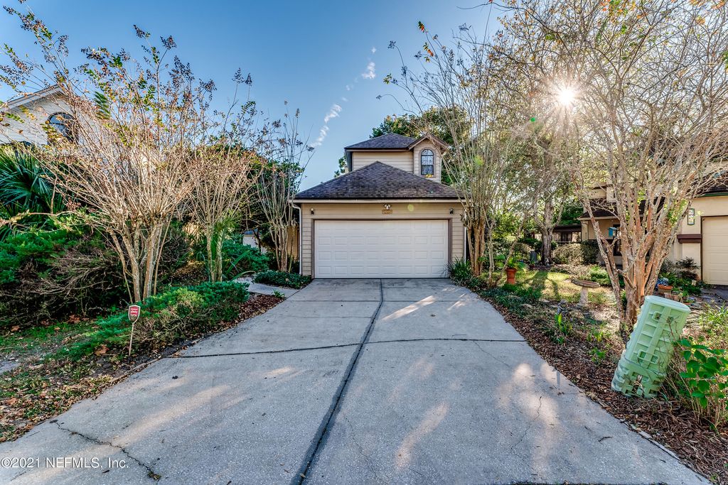 2990 E Lantana Lakes Dr, Jacksonville, FL 32246