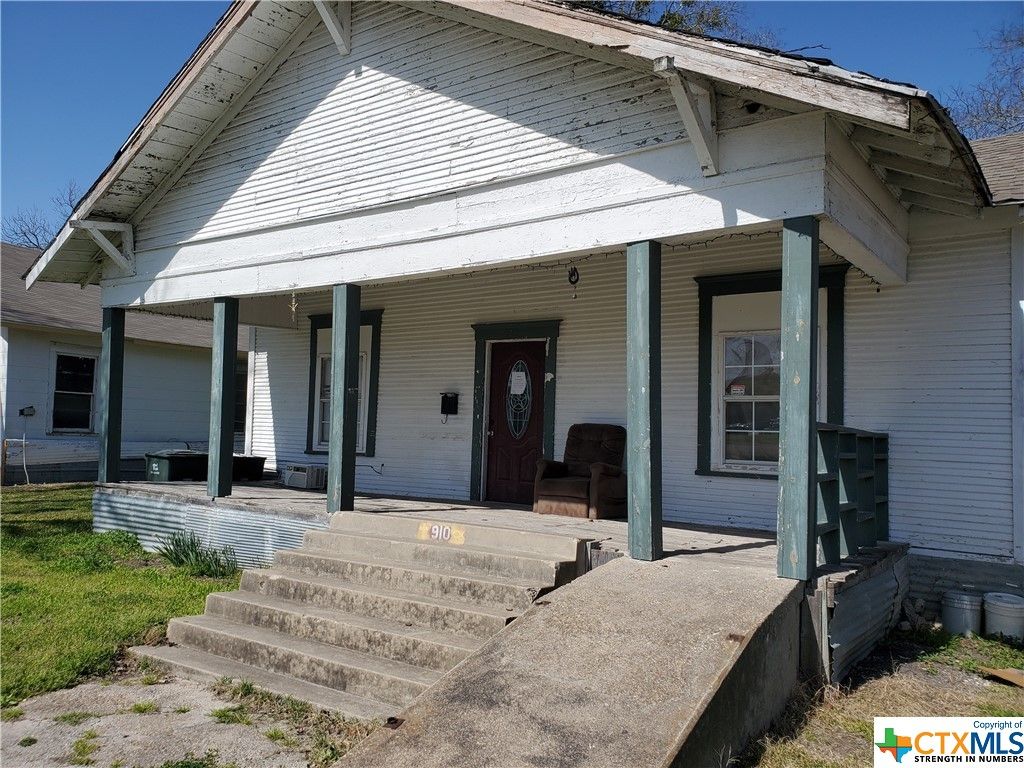 910 S  9th St, Temple, TX 76504