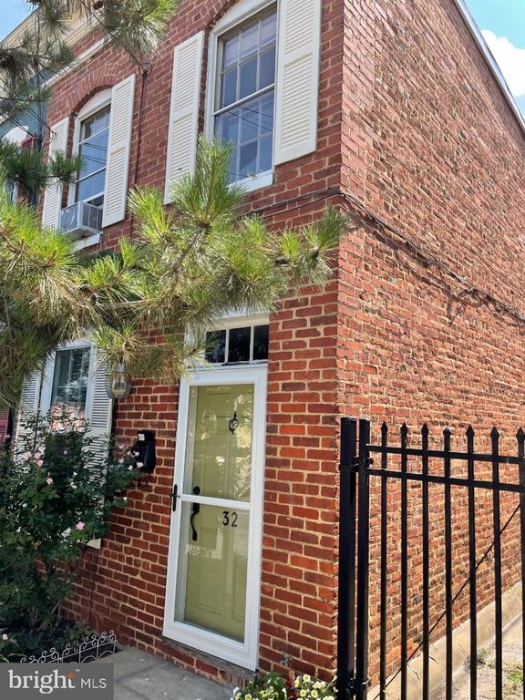 32 S Bentz St, Frederick, MD 21701