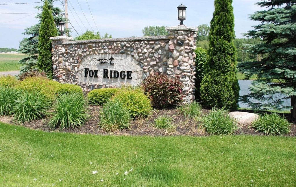1813 Fox Ridge Trl, Saint Joseph, MI 49085