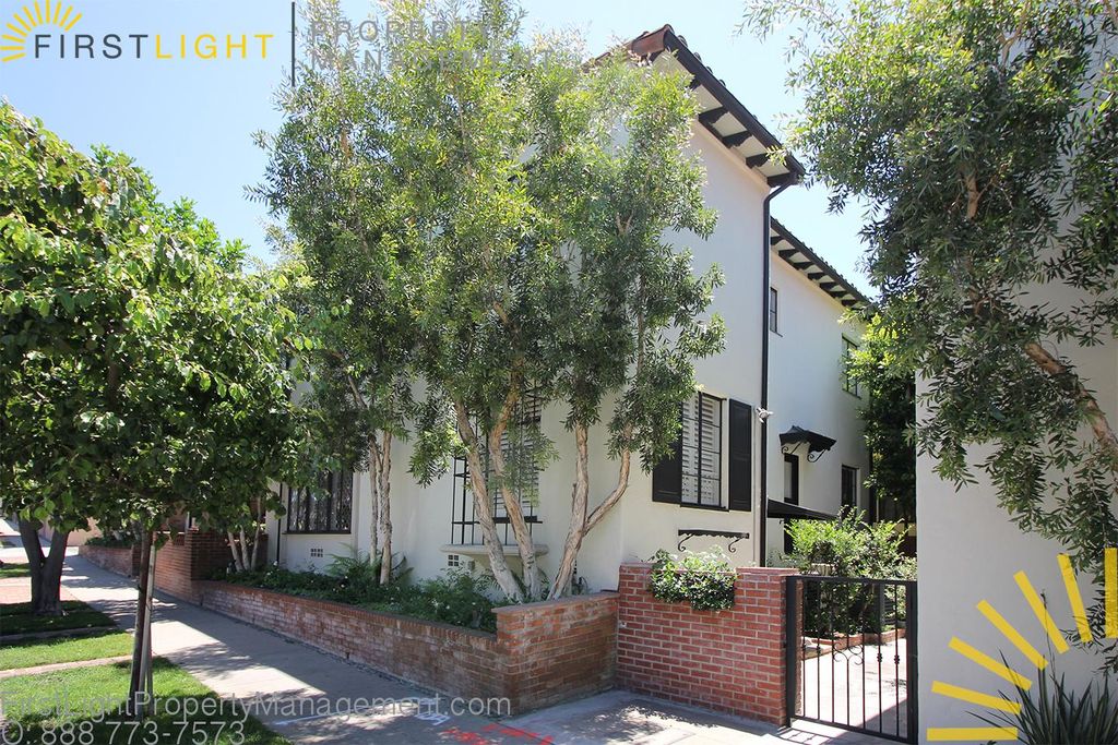 10830 Lindbrook Dr #7, Los Angeles, CA 90024