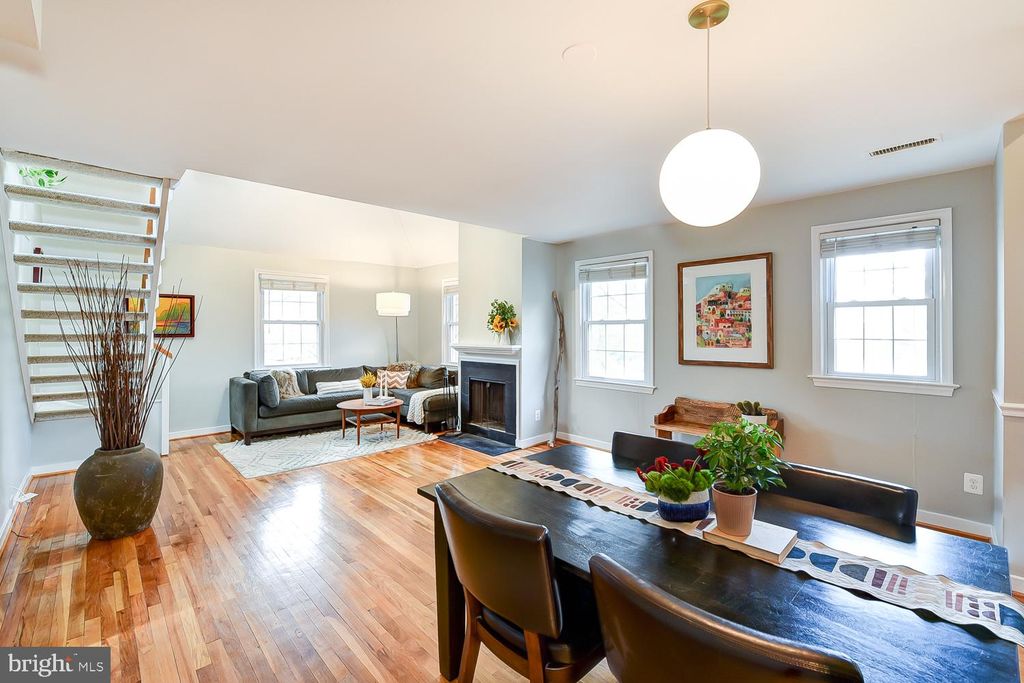 2224 Washington Ave #W-204, Silver Spring, MD 20910