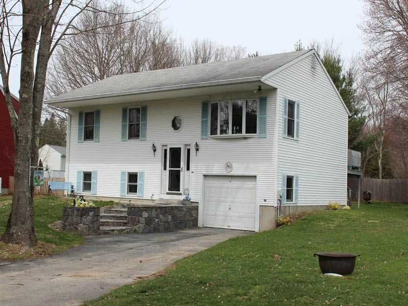 44 Burlingame Rd, West Warwick, RI 2 Bed, 2 Bath Single