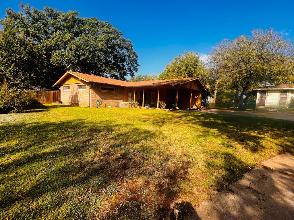 1346 Carolina St, Graham, TX 76450 MLS 11219988 Trulia