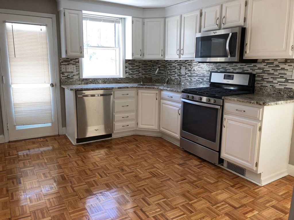 54 Pettee St #2, Newton, MA 02464