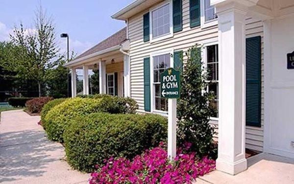 1800 Aspen Glen Dr, Hamden, CT 06518