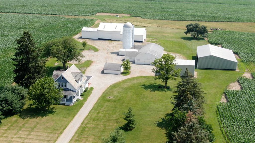 39151 State Route 18, Wellington, OH 44090