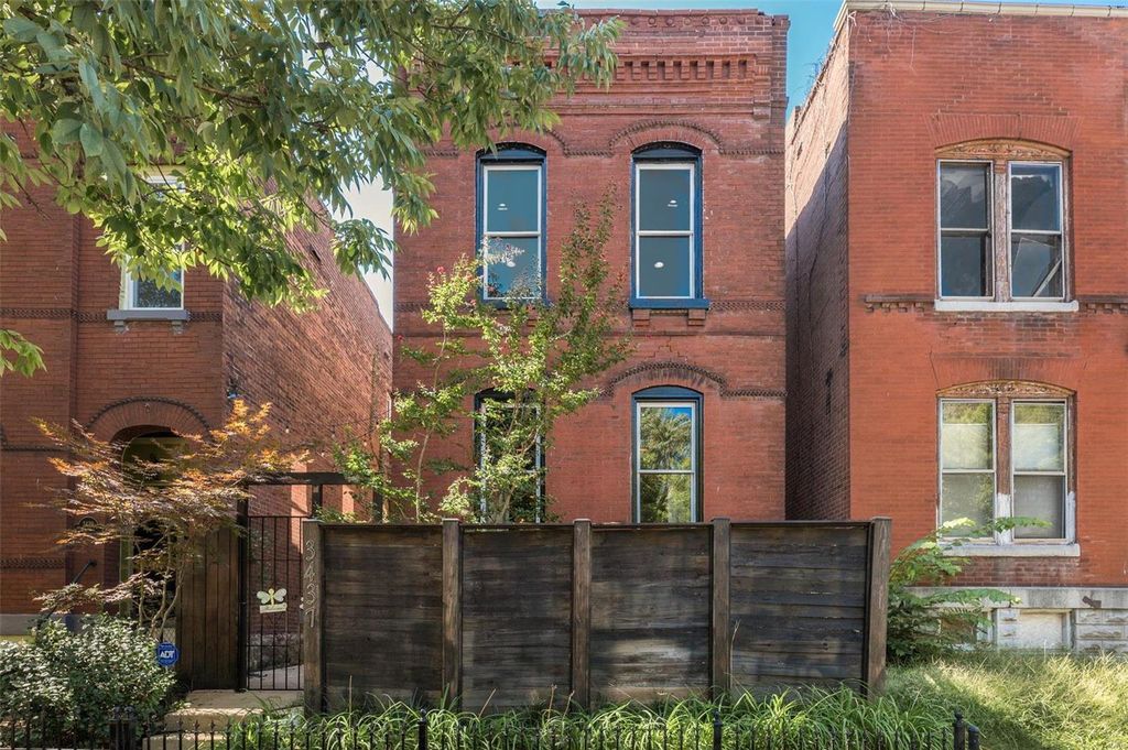 3437 California Ave, Saint Louis, MO 63118