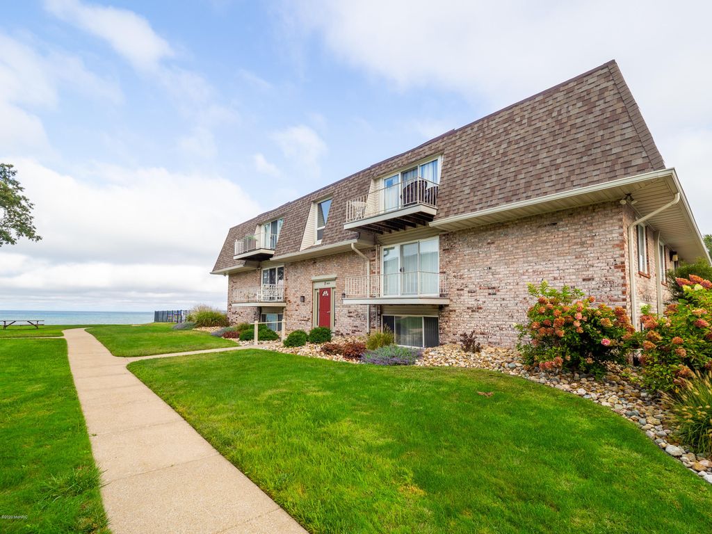 3620 Lakeshore Dr F11, Saint Joseph, MI 2 Bed, 1 Bath Condo 26