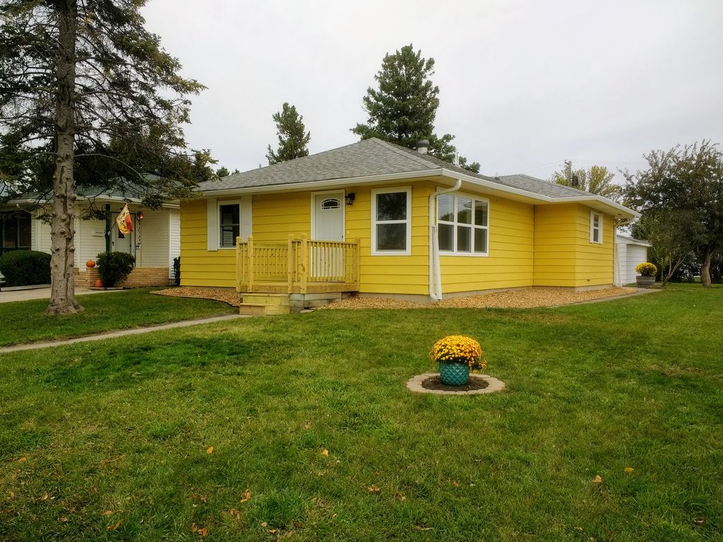 301 5th St NW, Dilworth, MN 3 Bed, 2 Bath SingleFamily Home 46