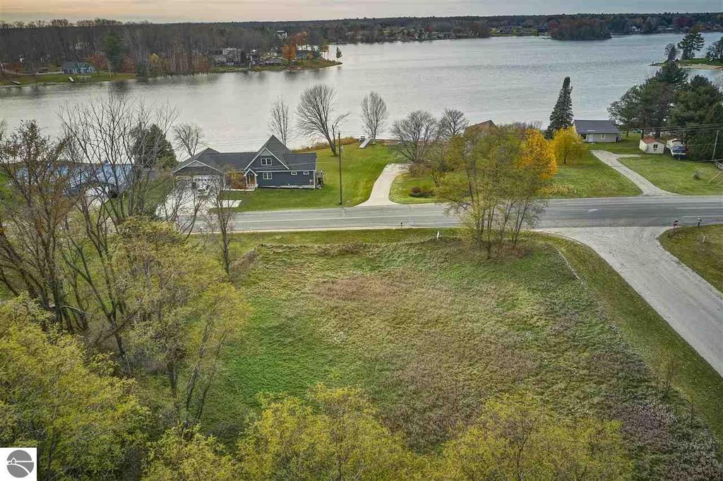 321 S East Silver Lake Rd, Traverse City, MI 49685 Trulia