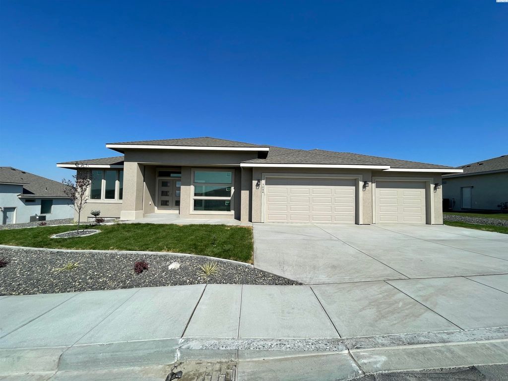 7044 Corsica St, West Richland, WA 99353