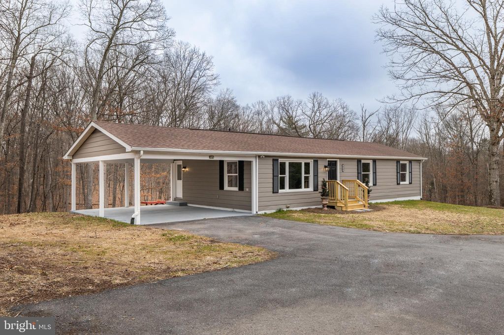 418 Bloomery Pike, Whitacre, VA 22625